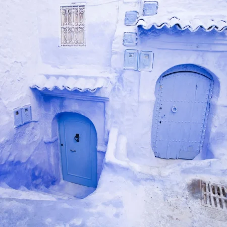 typical-blue-door-in-chefchaouen-morocco-africa_88e2a72e53